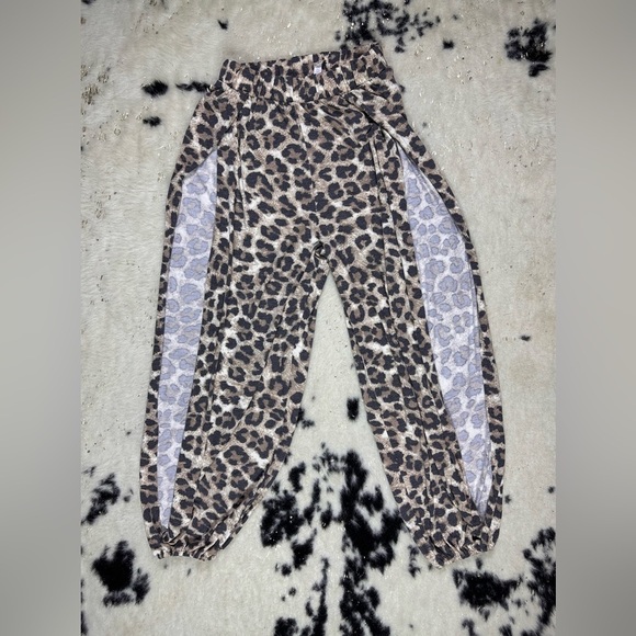 Zenana Women's Leopard Print Open Leg Split Jogger Lounge Wear Pants - Picture 1 of 11